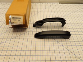 GM 13583889 Exterior Door Handle in Primer 13534897 General Motors - $739.15 MXN