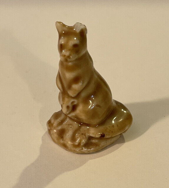 Wade Whimsies Kangaroo Red Rose Tea Figurine 2nd US Series 1985-1994 - Read - $2.70