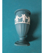  “Wedgwood”  green VASE Garlands of Angels 5&quot; - $171.06 CAD