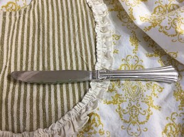 Vintage TOWLE Supreme Cutlery Colonial PLUME Dinner Knife Silver Plate - £7.77 GBP