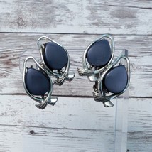 Vintage Clip On Earrings Dark Blue &amp; Silver Tone - Condition Issues - £7.81 GBP