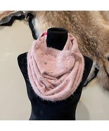 Betsey Johnson Funnel Infinity Fuzzy Light Pink and Pearls Scarf - $351.85 MXN