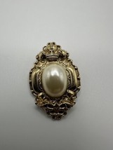 Vintage Faux Pearl Gold Tone Brooch Size: 4.3 x 3cm - £15.53 GBP