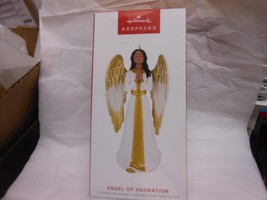 Hallmark Keepsake &quot;Angel Of Adoration&quot; 2023 Ornament USED - $181.14 MXN