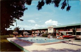 Lake Wales Florida Emerald Motel with Swimming Pool Postcard Z16 - £4.75 GBP