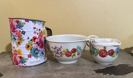 Pioneer Woman Melamine 4 Pc Measuring Cups Sm Pitcher w/Spout And Sifter - $19.24