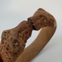 Vintage Kissing Cheetahs Animal Carved Wooden Bangle Bracelet African Safari - £21.75 GBP