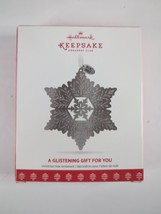 2017 Hallmark A Glistening Gift For You Christmas Ornament Member Exclusive Nib - £13.58 GBP