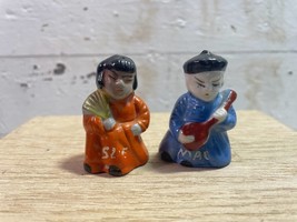 Vintage Hand Painted Japan Oriental Couple Salt and Pepper Shakers Small... - £7.70 GBP