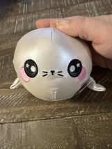 SQUEEZAMALS 4" silver Pearl SNOWY SEAL squishy plush stress ball TOY NWT - $13.74
