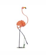 Standing Flamingo Garden Decor - $994.05 MXN