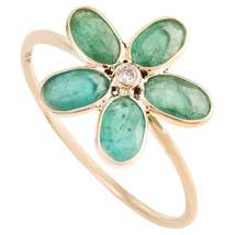 Everyday Emerald Diamond Tiny Floral Ring in 18k Yellow Gold for Her - £268.65 GBP