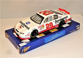Winner&#39;s Circle 2001 Kevin Harvick Rookie #29 GM Goodwrench Monte Carlo 1/24 - £15.56 GBP