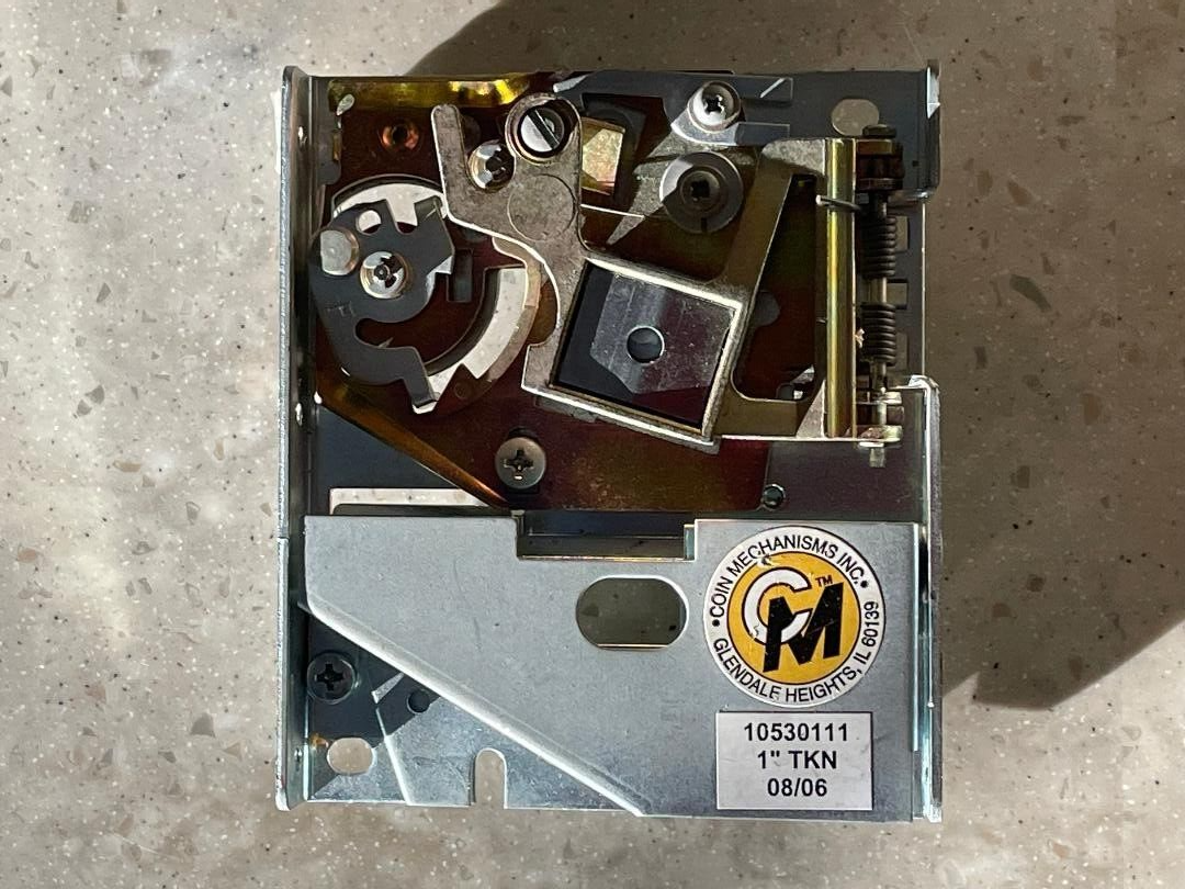 METAL ARCADE COIN MECHANISM ACCEPTS 1&quot; TOKENS - $9.00