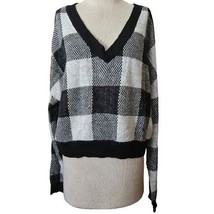 Black and White Plaid V Neck Sweater Size XL - £19.47 GBP