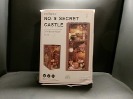 Book Nook I No.9 Secret Castle Secret Bookshelf - £29.88 GBP