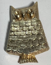 Brooch Pin Avon Owl Gold Toned Opens for Picture or Creams Mid Century Vintage - £5.35 GBP