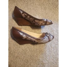 Coach Stella Signature Jacquard Brown Canvas Leather Peep Toe Wedge Shoe 8.5 - $46.74