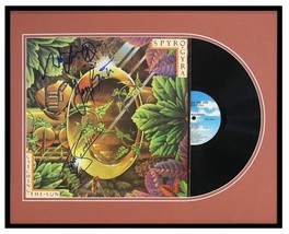 Spyro Gyra Group Signed Framed 1980 Record Album Catching the Sun - $148.49