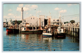Cape Cod Massachusetts Fishing Fleet Boat  Provincetown Harbor Postcard Unposted - £3.86 GBP