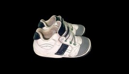 Stride Rite Boys Shoes Size 5.5 XW White Gray Leather Sneakers Hook & Loop image 4