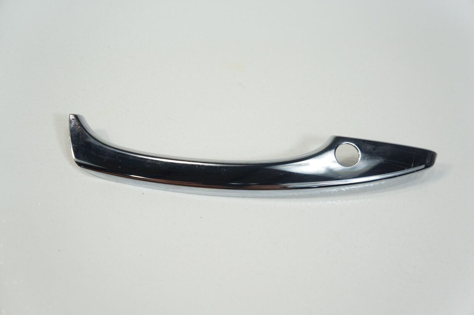 2016-2020 BENTLEY BENTAYGA LEFT LOWER CHROME DOOR HANDLE MOLDING Item image 2