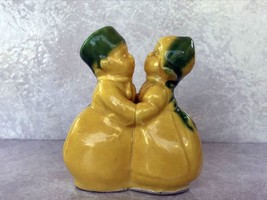 Vintage Ceramic Kissing Salt &amp; Pepper Shaker - 1950&#39;s - £14.15 GBP