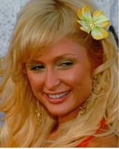 An item in the Toys & Hobbies category: Paris Hilton 8x10 photo G8278