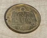 Vintage Abraham Lincoln Lincoln Memorial Coin Souvenir Travel Event KG JD - £15.81 GBP