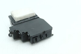 2004-2006 VOLKSWAGEN PHAETON FUSE BOX H2051 image 5