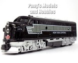 7 Inch Diesel Electric Train Locomotive New York Central 1/94 Scale Model - $16.82