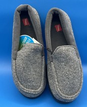 Boy’s Hanes Gray Slippers Size (L) 5-6 NWT. - £9.50 GBP