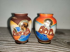 Vintage Made in Occupied Japan Miniature 2-1/2&quot; Porcelain Vases (2)  C12 - £10.92 GBP