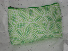 Clinique Green and White Leaf Pattern Cosmetic Makeup Bag - £1.40 GBP
