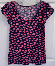 Lilly Pulitzer Sz S Sarah Top in Bocce Kisses Lips Navy &amp; Pink Cotton Bl... - £19.34 GBP