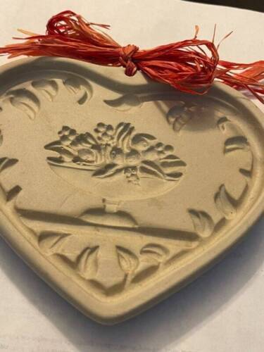 The Pampered Chef Come to the Table Heart Clay Cookie Mold 1999 Baking Kitchen - $11.85