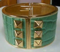 Vintage Gold-tone Snakeskin Style Wide Hinged Cuff Bracelet - £35.57 GBP