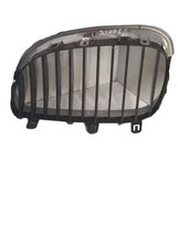 Passenger Grille Upper Bumper Mounted Fits 06-10 BMW 550i 280750 - $741.37 MXN