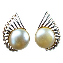 Vintage Earrings Clip On Sarah Coventry Pearl Flight 1956 Winged Signed Jewelry - £11.66 GBP