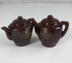 Vintage 1960s Redware Floral Teapot Mini Salt &amp; Pepper Shakers Japan - $217.73 MXN