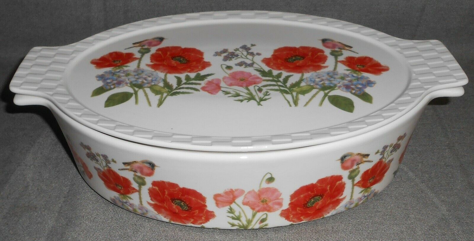 GRACE&#39;S TEAWARE  2 Qt. Casserole or Baker w/Lid POPPIES &amp; BIRDS Motif - $39.59