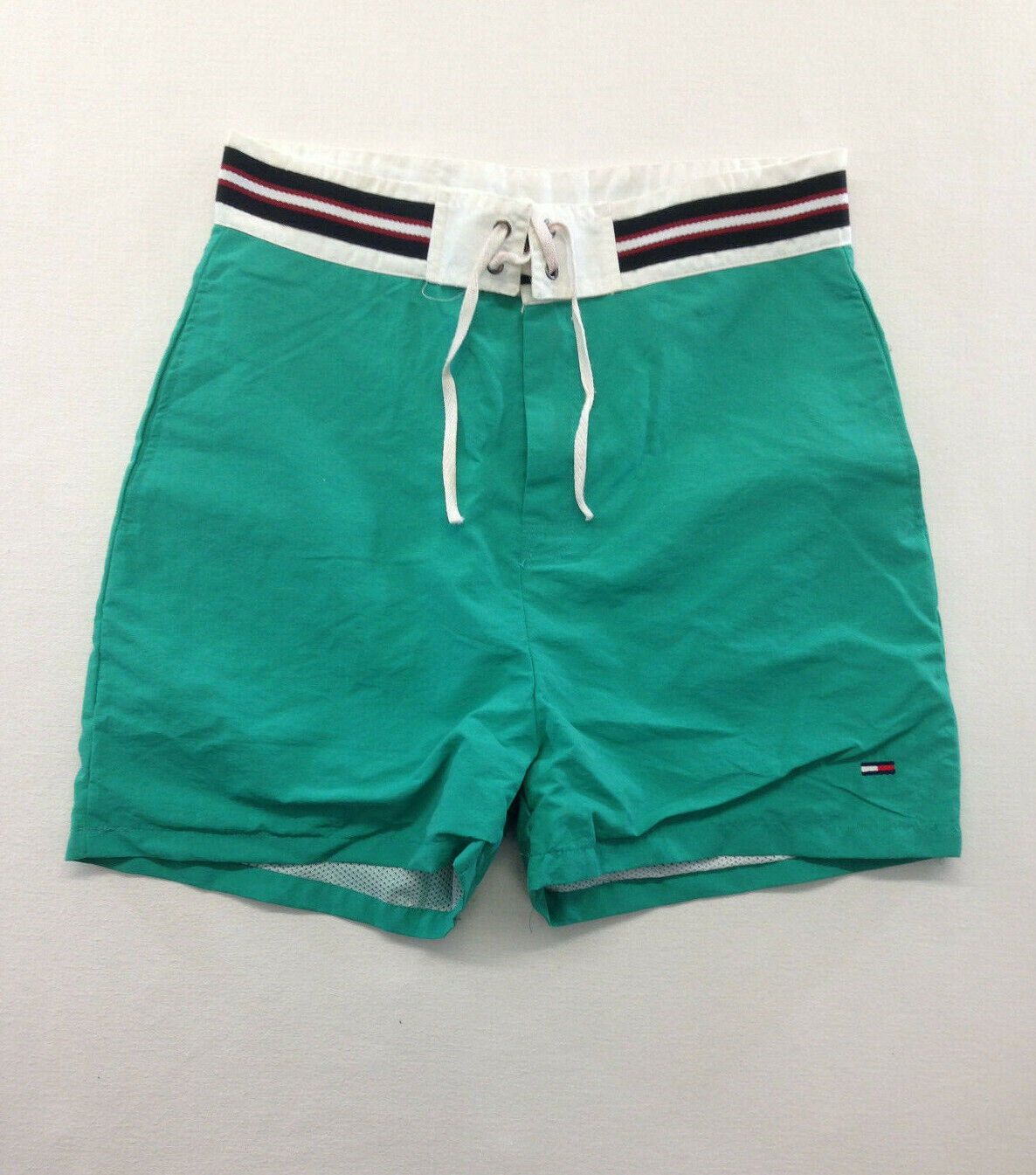 Tommy Hilfiger  mens Large Green Lined Draw String Tie Shorts - $7.92
