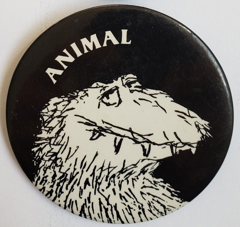 Lancers Dinner Wine &#39;Animal&#39; 1980  2-1/2&quot; vintage Pinback - $3.95