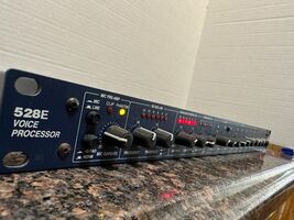 Symetrix 528E .110 to 230v .CHANNEL STRIP: MIC PREAMP, COMPRESSOR, - $129.00