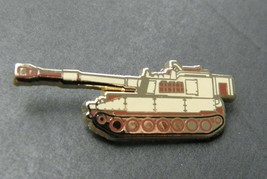 ARMY HOWITZER PALADIN M-109 BATTLE TANK LAPEL PIN BADGE 1.5 X 1/2 INCHES - $5.74