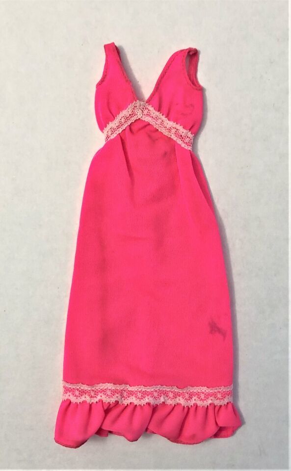 Mattel Barbie 1976 Vintage Hot Pink Nightgown Dress With White Lace Trim #9157 - £6.27 GBP