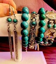 OOAK &quot;Reinvented&quot; Southwest Turquoise color/Silvertone Bracelet and Earrings Set - £29.88 GBP