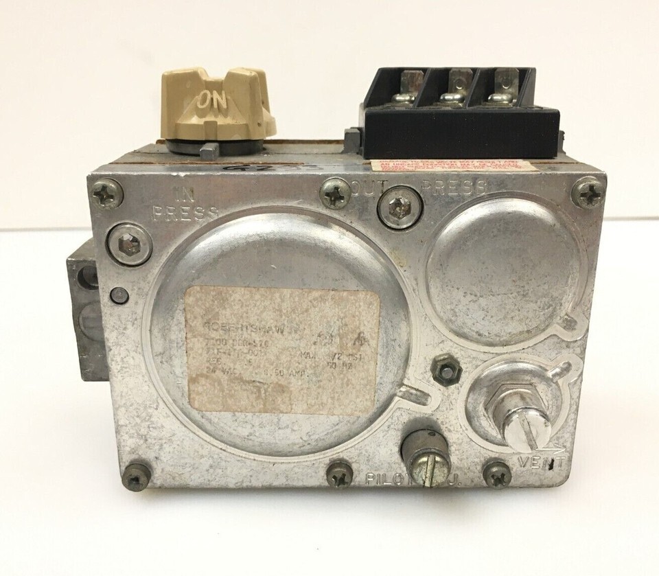 Robertshaw 7100 DER-S7C Furnace Gas Valve 71F-11A-001 24V used tested #G293 - $65.00 Robertshaw 7100 DER-S7C Furnace Gas Valve 71F-11A-001 24V used tested #G293 - $65.00