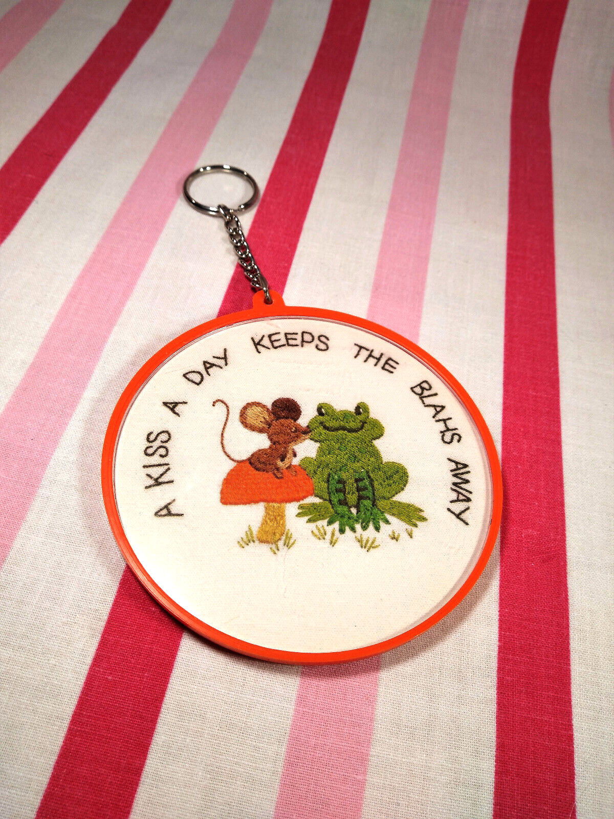 Primary image for Fun 1980's Large Round Hallmark Key Chain "A Kiss A Day Keeps The Blahs Away"