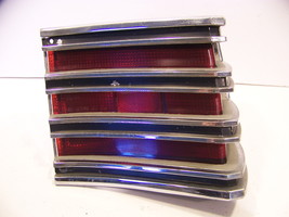 1967 Chrysler Town &amp; Country Wagon Complete Rh Taillight Oem - £105.54 GBP